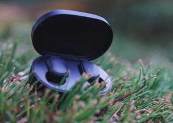 RS 125 Only Wireless Earbuds: Bluetooth 5.0, 8D Stereo Sound, and Hi-Fi Excellence