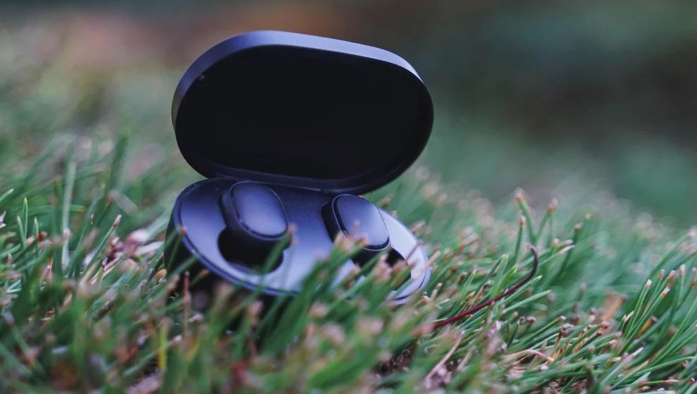 RS 125 Only Wireless Earbuds: Bluetooth 5.0, 8D Stereo Sound, and Hi-Fi Excellence