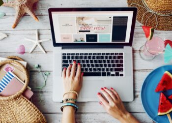 Luuxly.com: Elevate Your Lifestyle with the Best in Online Luxury Shopping