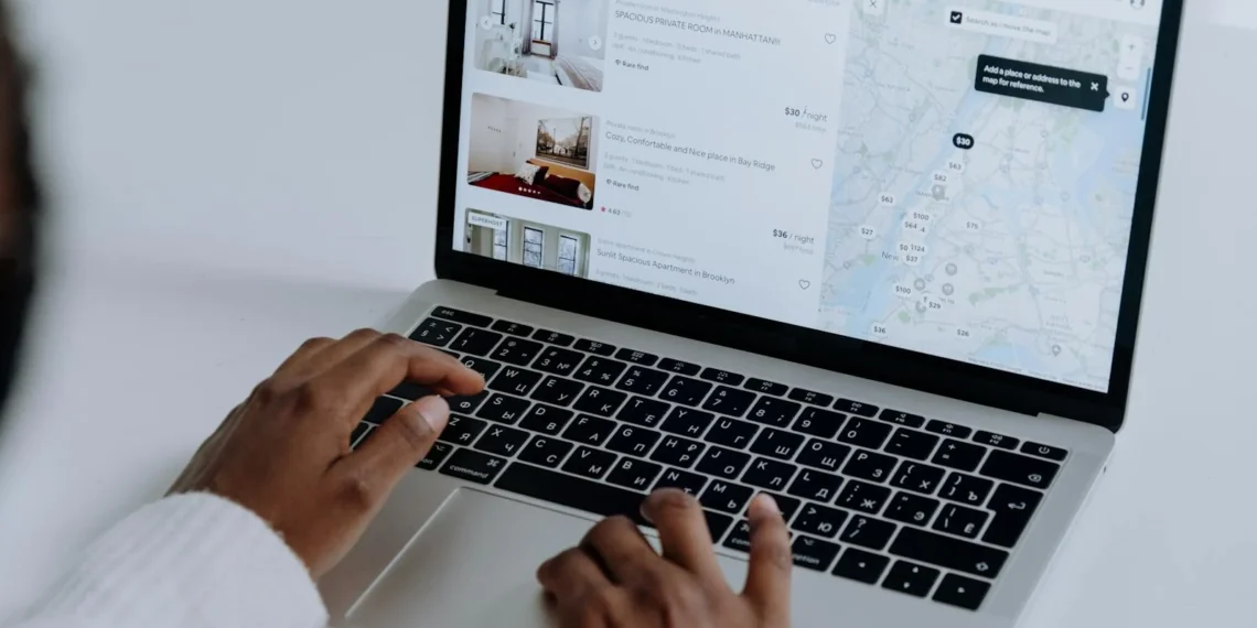 Redeepseek.com Review: Smarter Cleaner Better Search in 2025